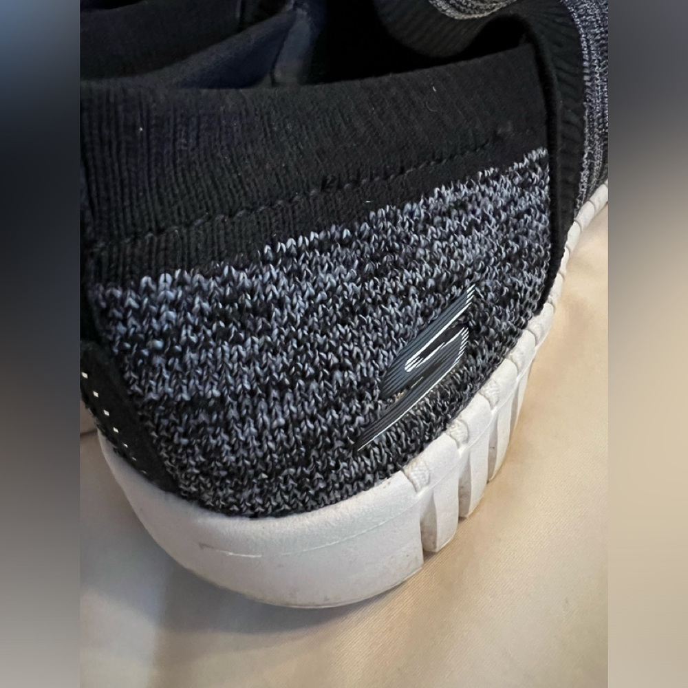 Sketchers slip ons